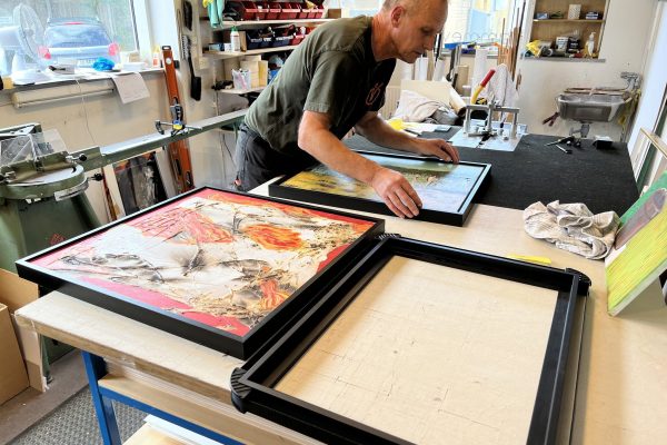 "Tekst" refererer til en sammenhængende meningshelhed, typisk i skreven form, såsom en bog, et brev eller en artikel. Begrebet kan også bruges om mundtlige ytringer, der udgør en sammenhængende helhed, men i daglig tale bruges det primært om skriftlige og digitale fremstillinger.